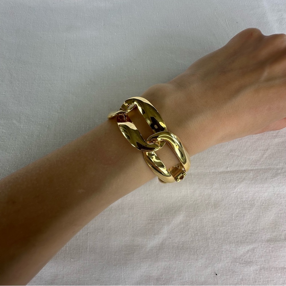 Gold Tone Chain Link Bracelet